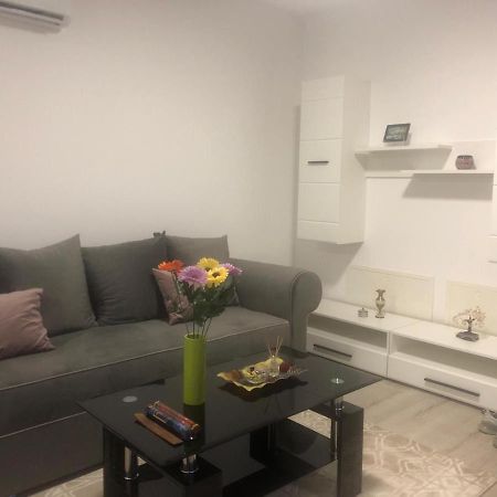 Apartament Cu 2 Camere Oradea Ngoại thất bức ảnh