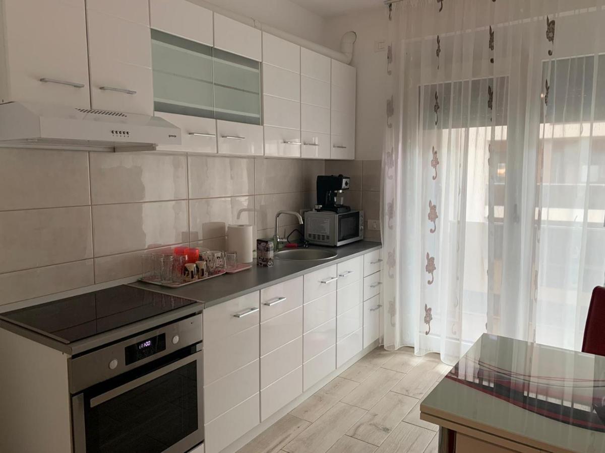 Apartament Cu 2 Camere Oradea Ngoại thất bức ảnh
